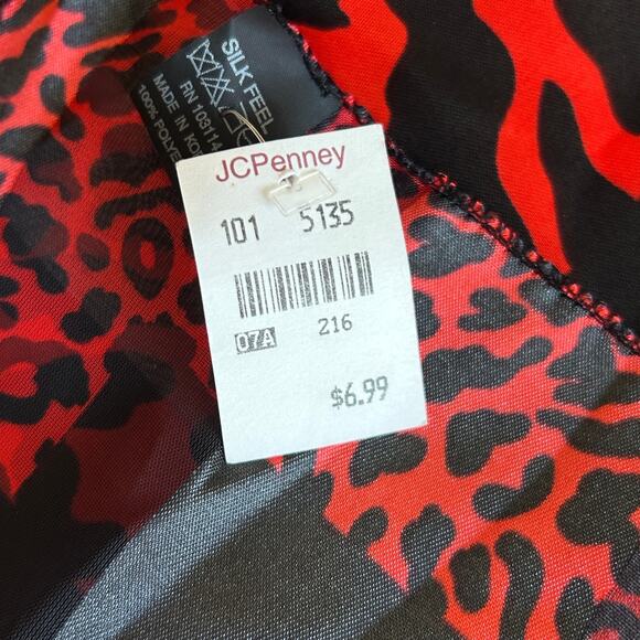 NWT Vintage JC Penney Red Black Scarf Animal Print 40 x 40 in Square Silk Feel - Picture 4 of 5